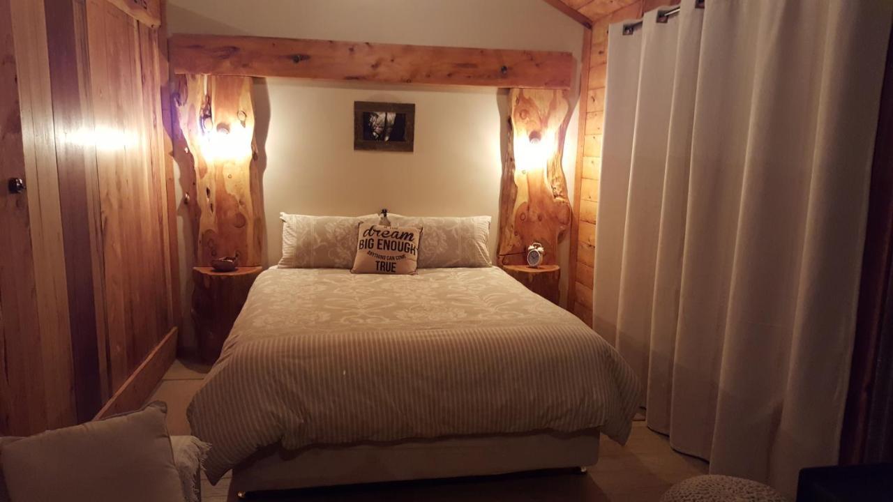 Bed and Breakfast Rustic Hut Bush Retreat Penguin Exterior foto