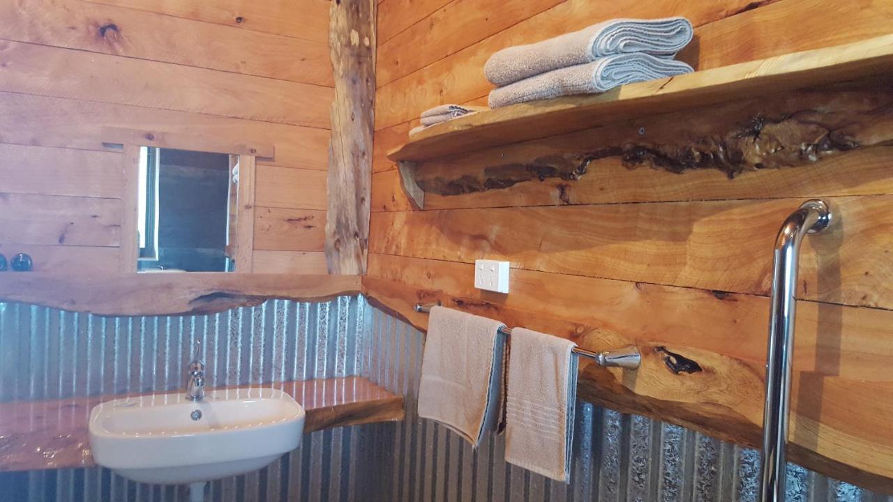 Bed and Breakfast Rustic Hut Bush Retreat Penguin Exterior foto