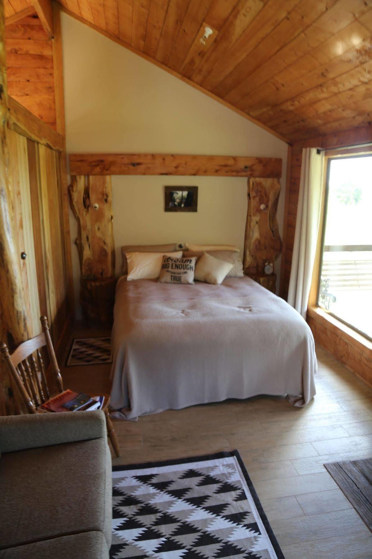 Bed and Breakfast Rustic Hut Bush Retreat Penguin Exterior foto