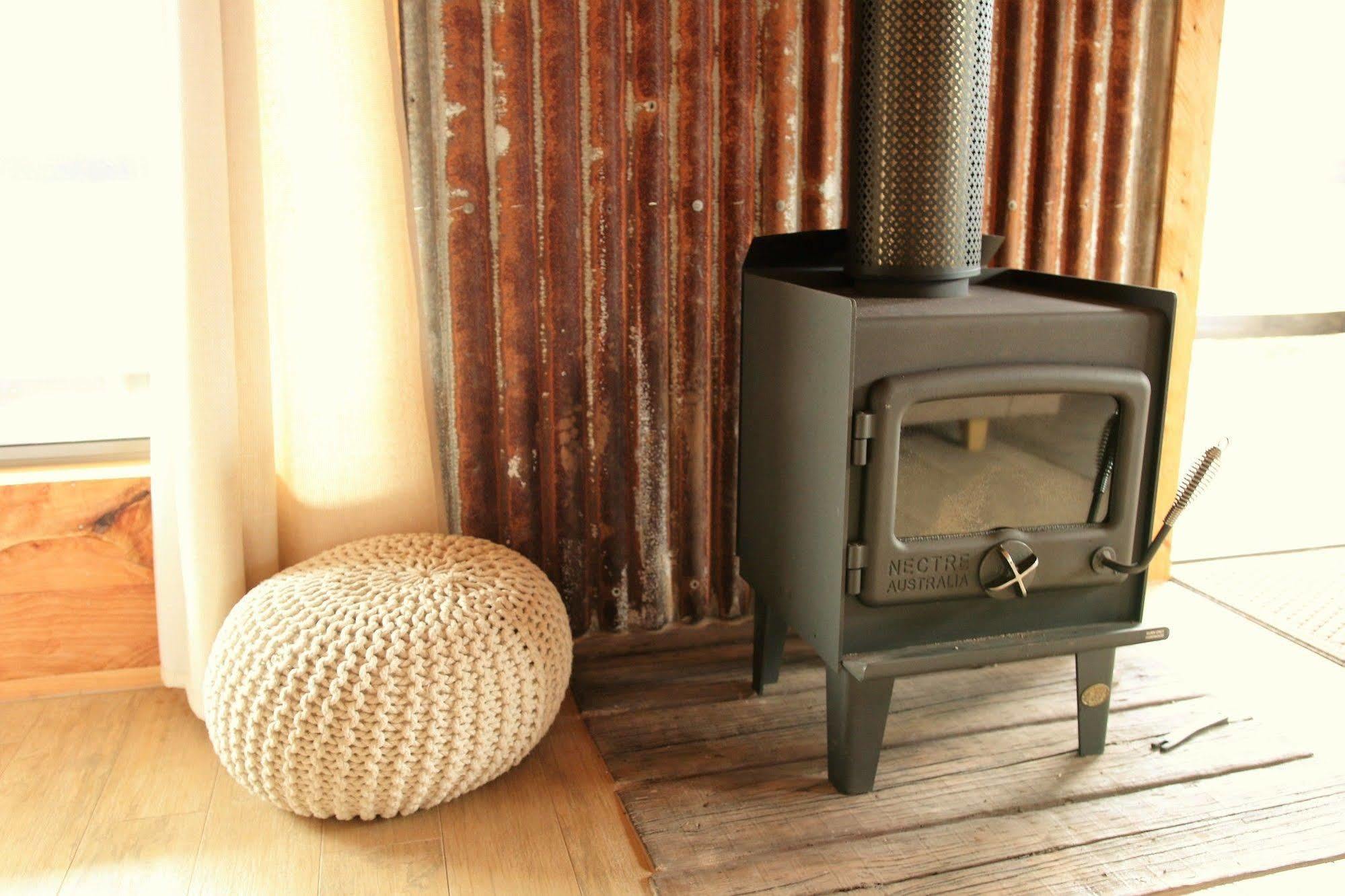 Bed and Breakfast Rustic Hut Bush Retreat Penguin Exterior foto