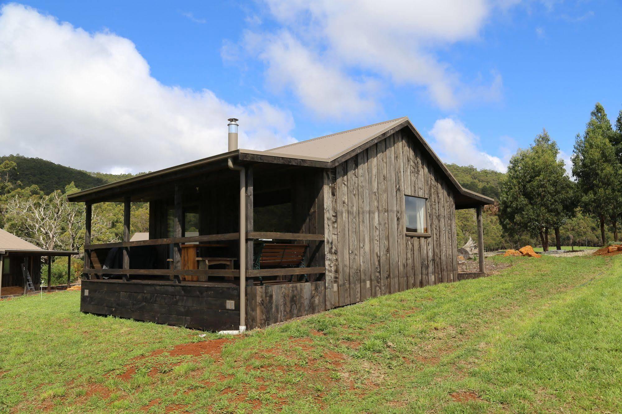 Bed and Breakfast Rustic Hut Bush Retreat Penguin Exterior foto